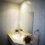 Amera Luxury *